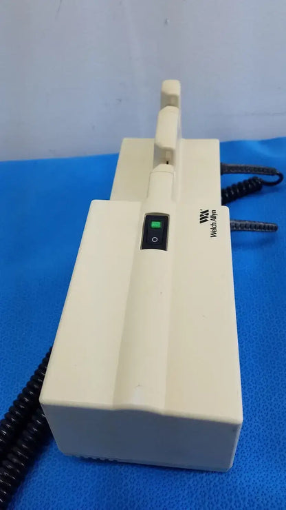 Welch Allyn 767 Series Wall Transformer with 11720 Ophthalmoscope & Otoscope
