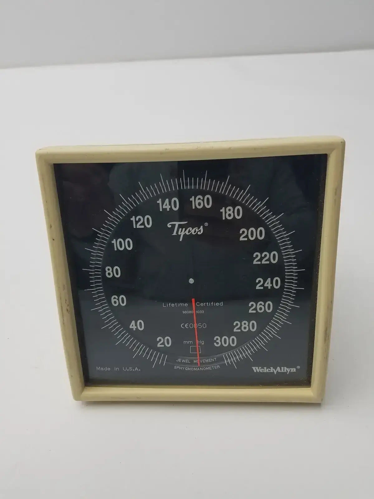 Welch Allyn CE0050 Tycos Sphygmomanometer