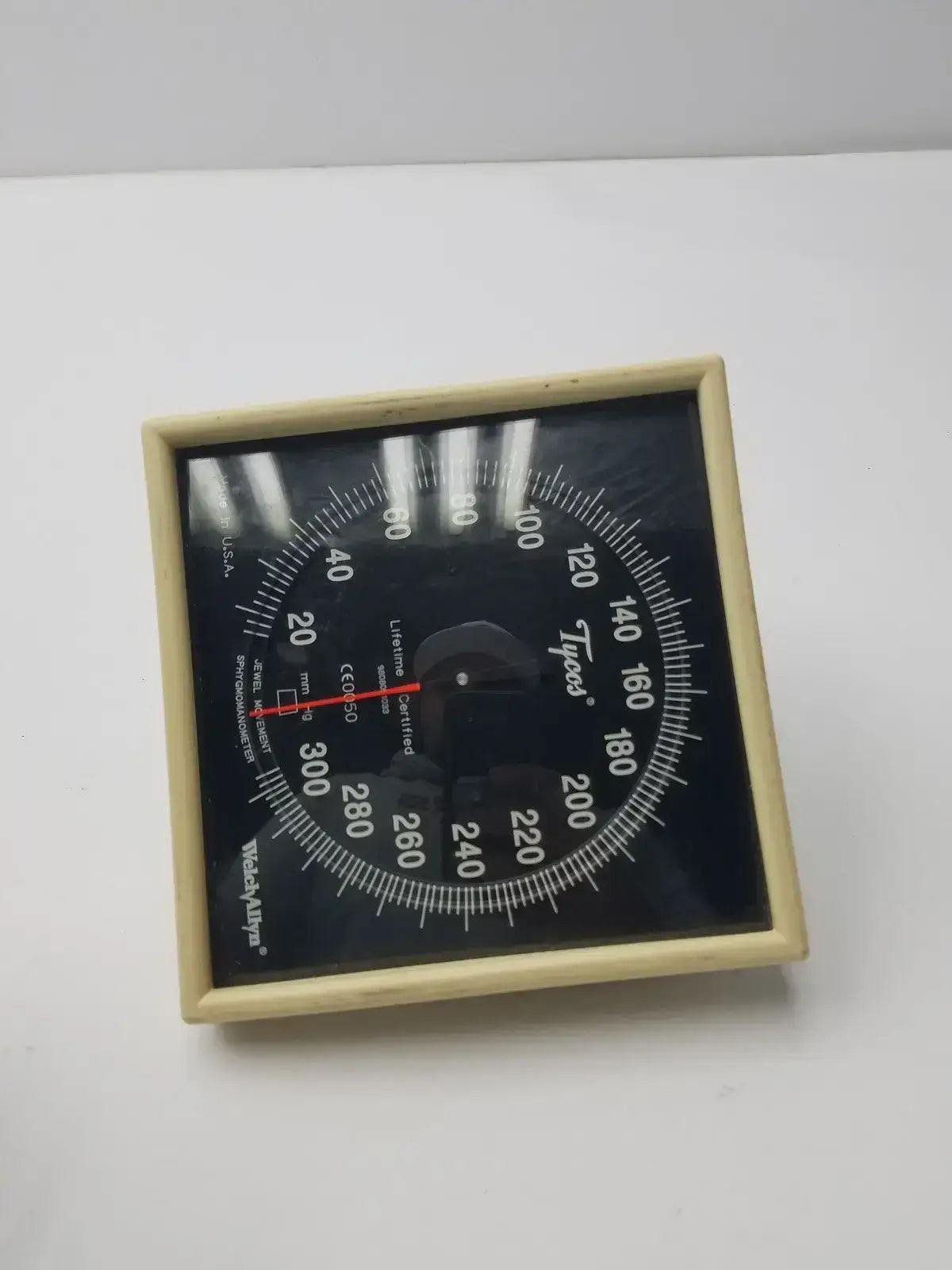 Welch Allyn CE0050 Tycos Sphygmomanometer