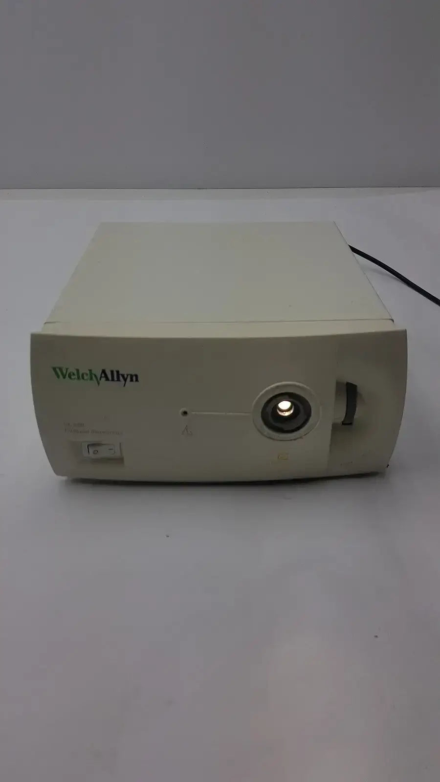 Welch Allyn CL300 Illuminator Light Source 90123 120 V 5.0 Amps