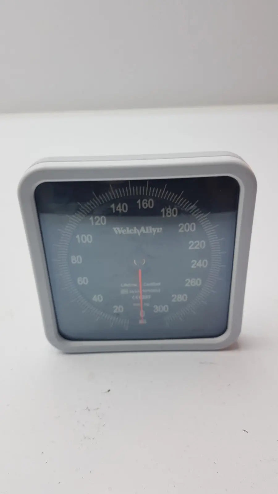 Welch Allyn Lifetime Certified Blood Pressure Monitor/Gauge - Monitor