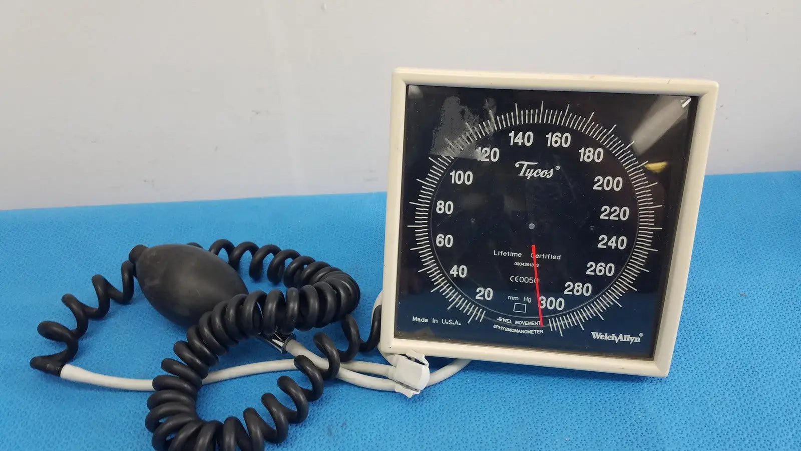 Welch Allyn Tycos Mount Aneroid Sphygmomanometer Blood Pressure Monitor Gauge