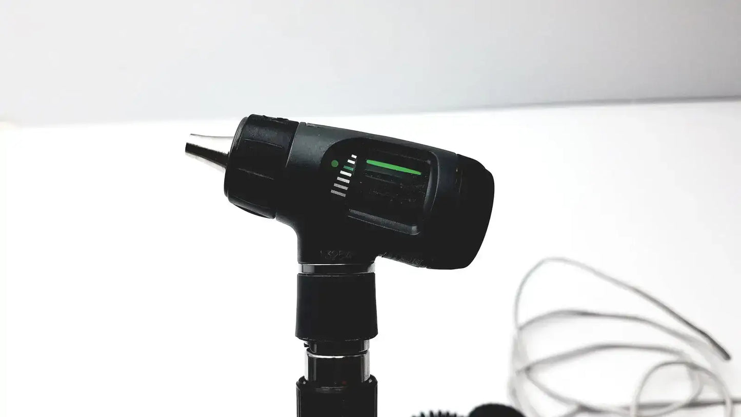 Welch Allyn Wall Transformer Ophthalmoscope & MacroView Otoscope 23810 11720 - Diagnostic Set