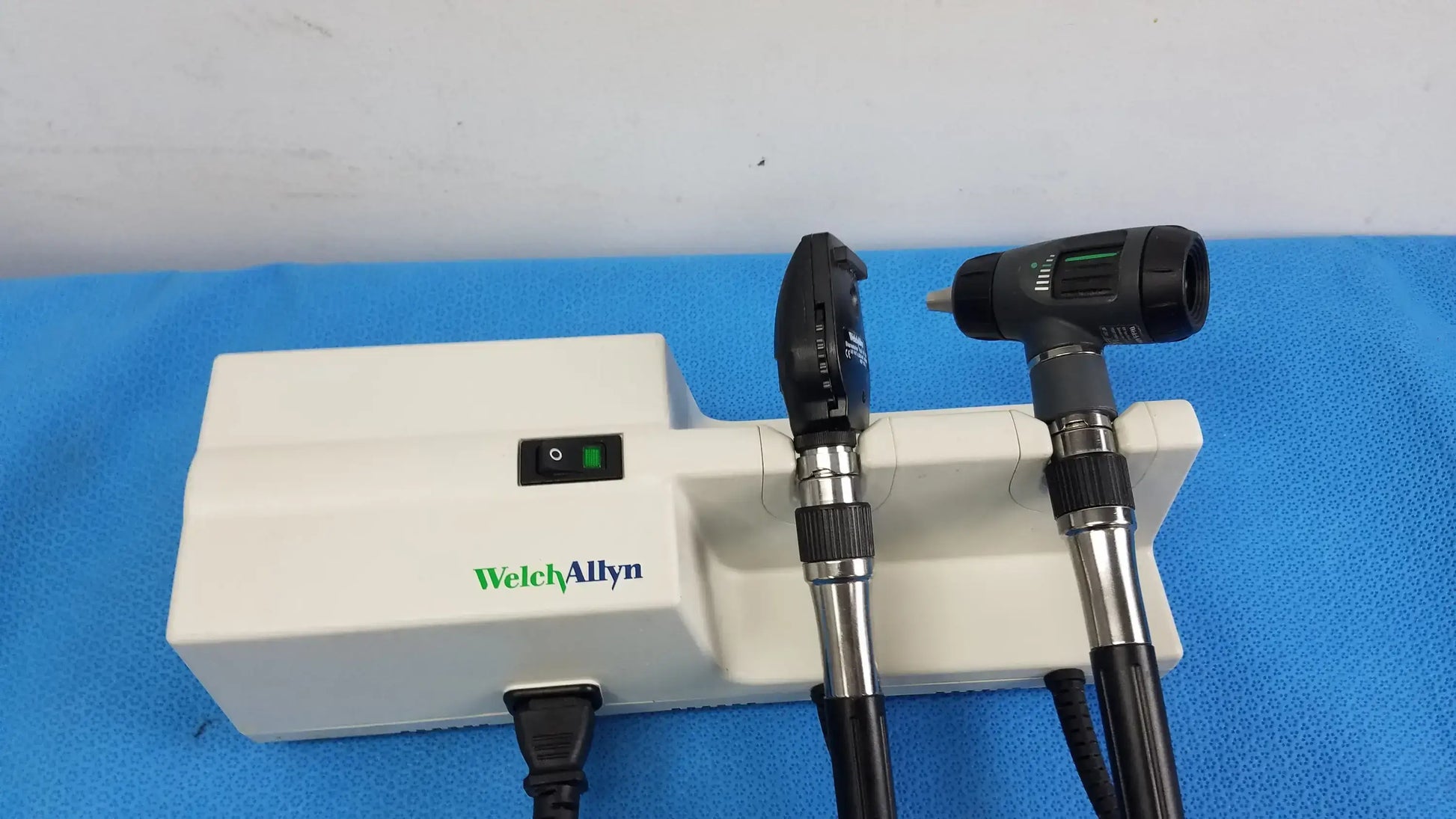 Welch Allyn Wall Transformer With 11720 Otoscope & Ophthalmoscope Heads