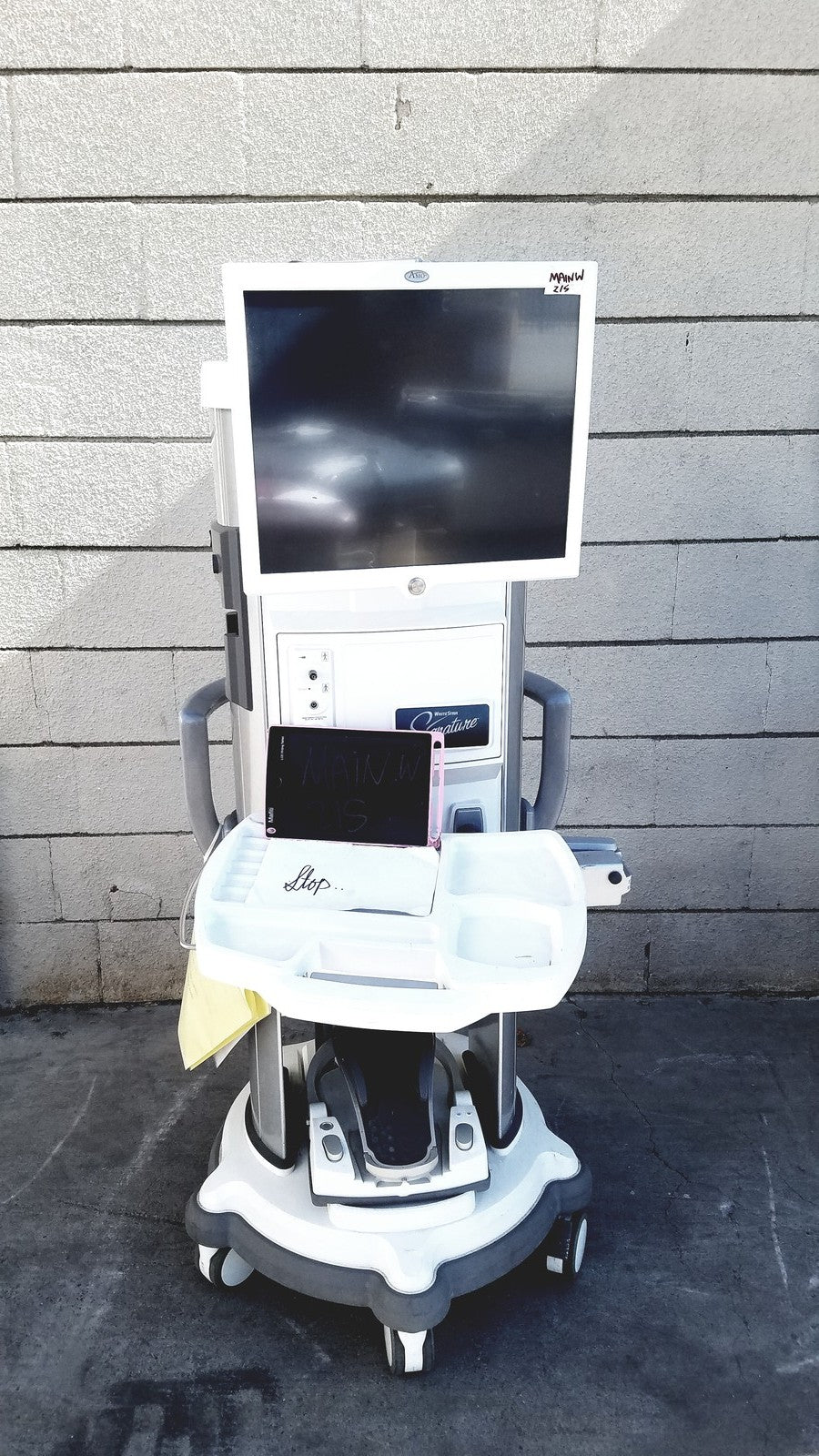 Whitestar Signature Phacoemulsifier with Footswitch