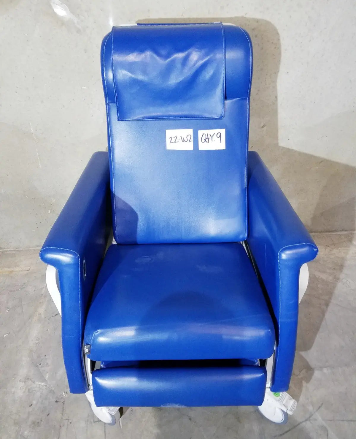 Winco 694 Care Recliner Dialysis chair +Back Massager Vibrate +Side Trays - Patient Chair