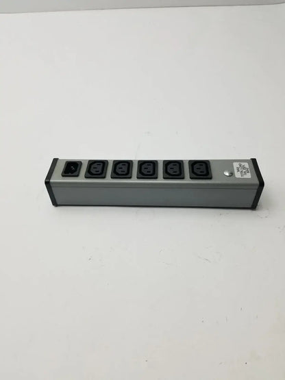Wiremold Plug In Outlet Center IEC5 50/60 Hz 10A 250V - Power Distribution Unit