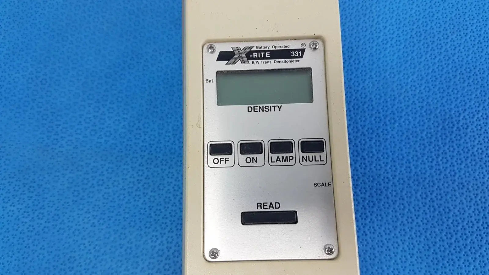 X-Rite 331 battery operated black and white transmission densitometer medical equipment for precise measurement