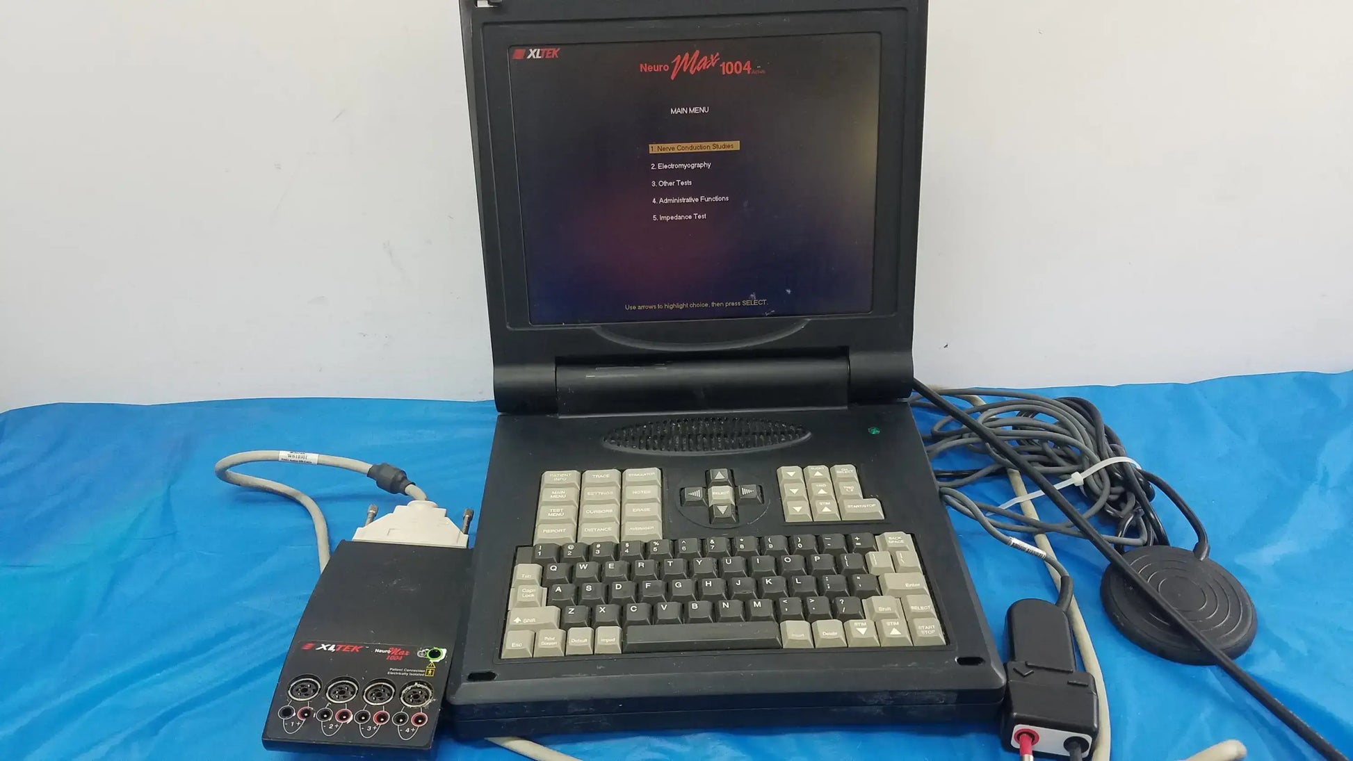 XLTEK NeuroMax 1004 EMG System with 4-Channel Pre-Amplifier Stim Probe & Pedal - Electromyography diagnostic system
