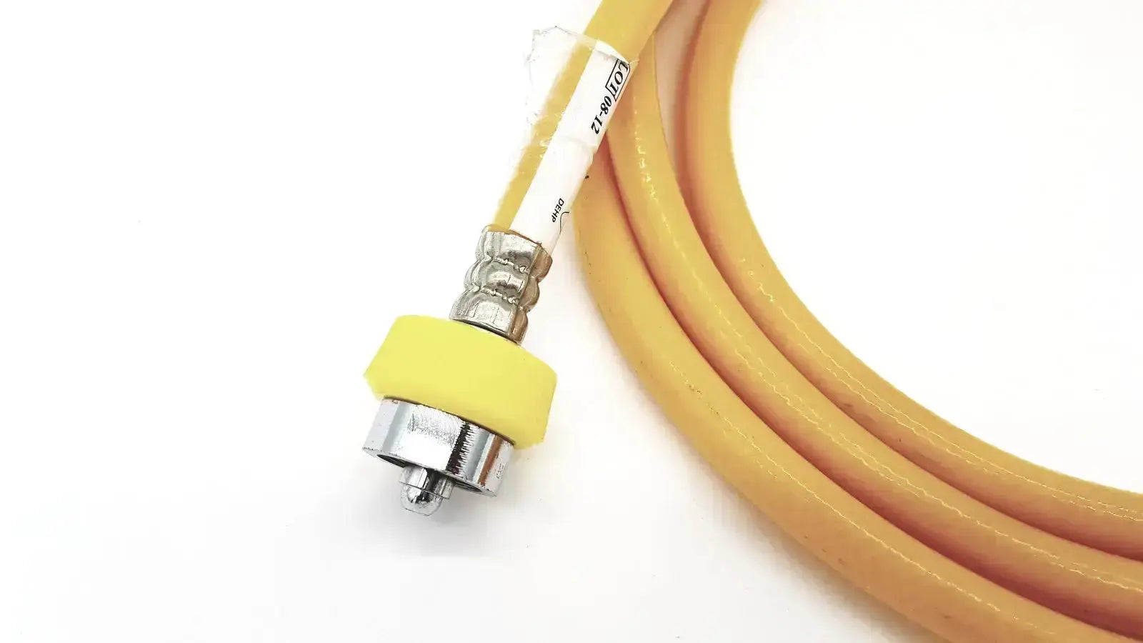 Yellow hose air print lot 08-12 with metallic connector and yellow protective cap for industrial use