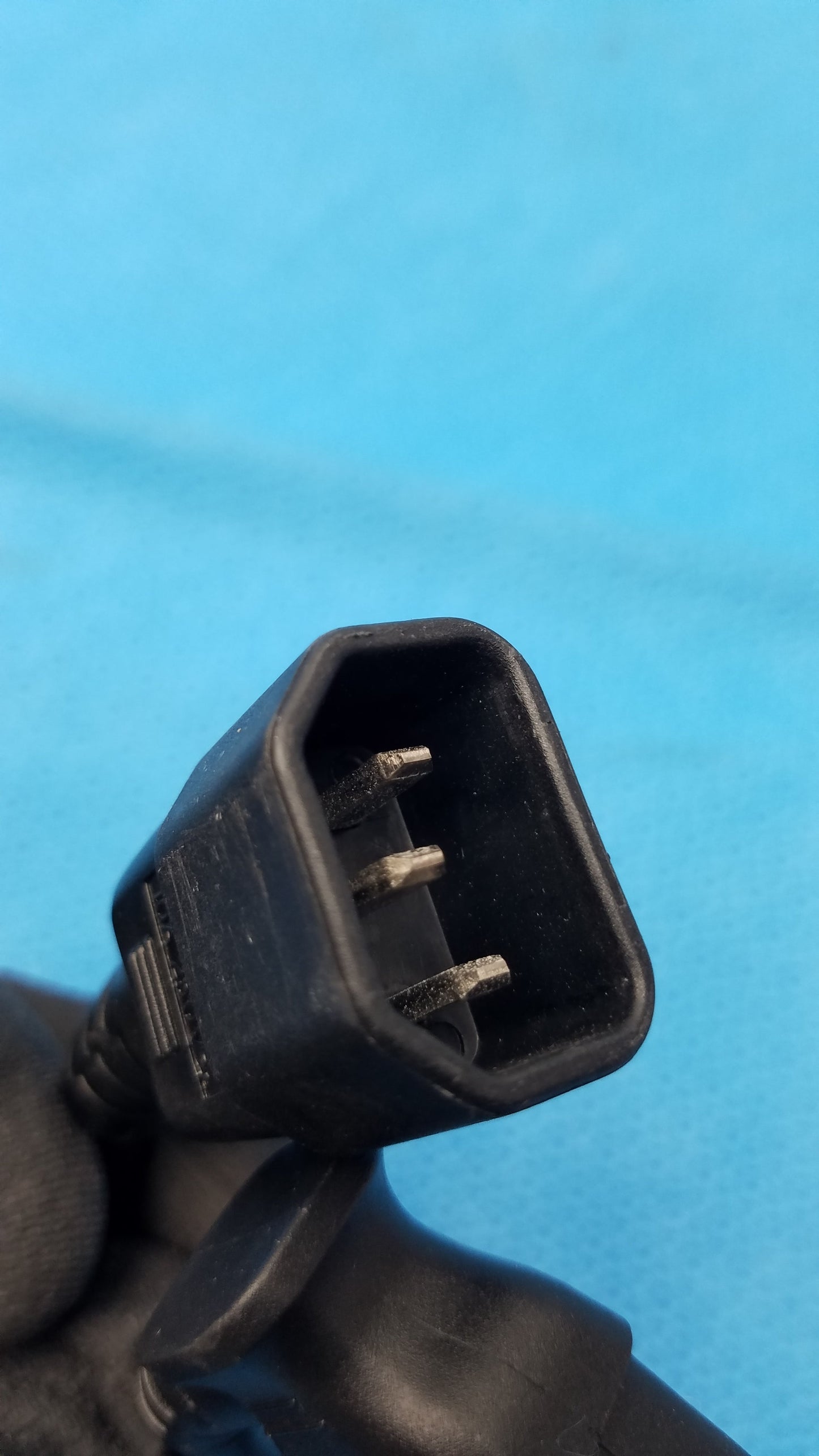 Yung Li YC-12 IEC C14 to Triple C13 Female 3-Way Power Splitter Cord