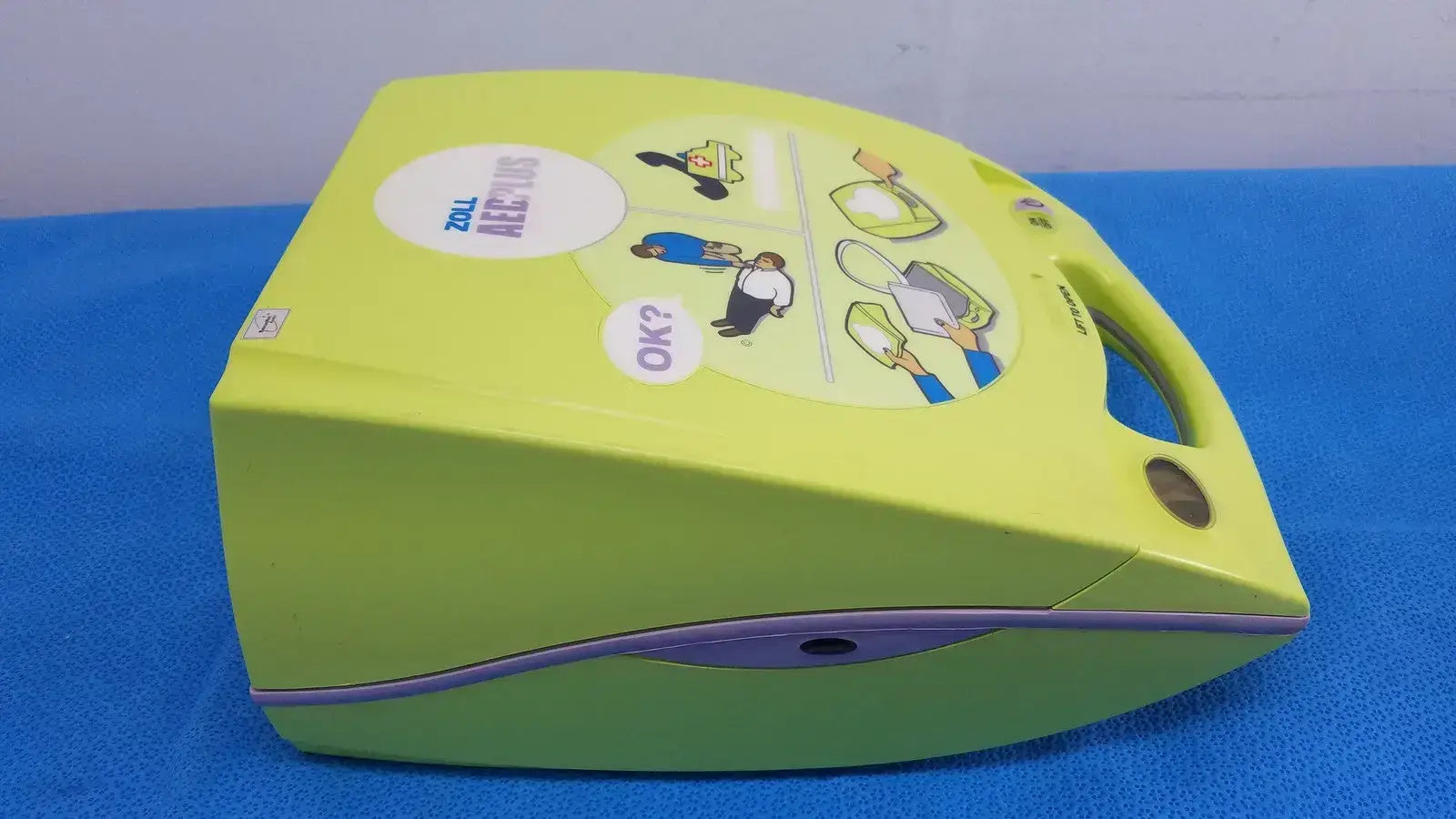 ZOLL AED Plus Automated External with Pads - X12D546617 - Defibrillator