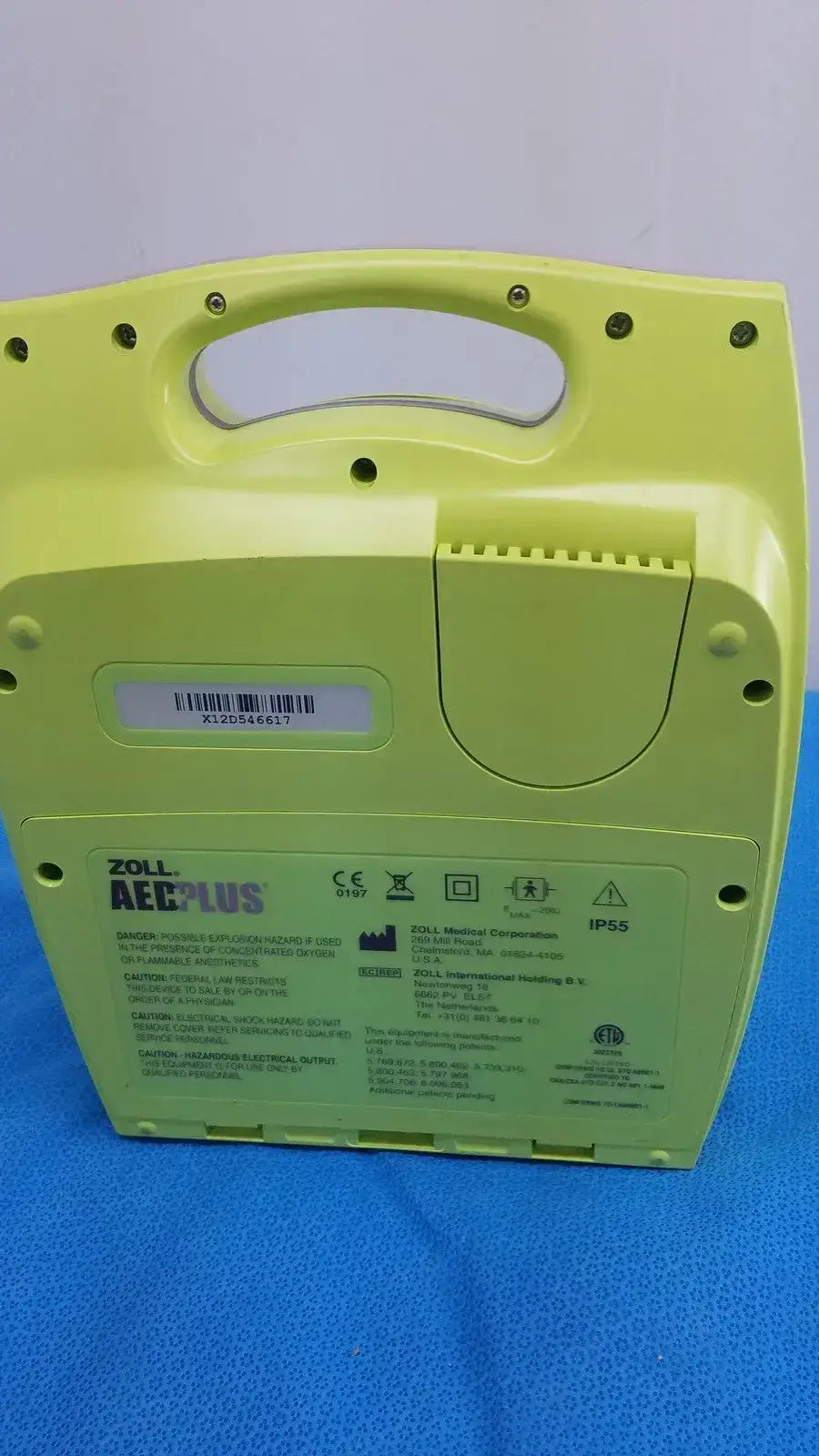 ZOLL AED Plus Automated External with Pads - X12D546617 - Defibrillator