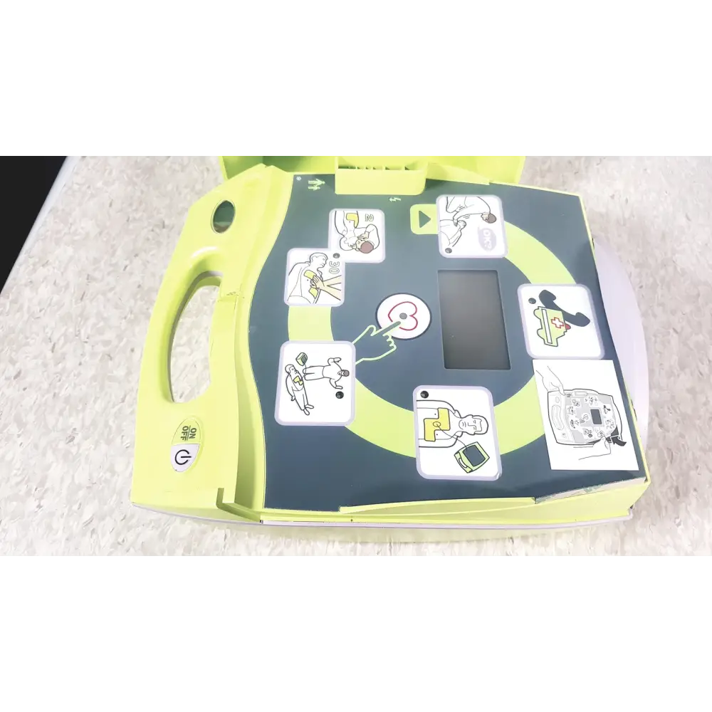 Zoll AED Plus Defibriillator and Carry Case - Automated External Defibrillator (AED)
