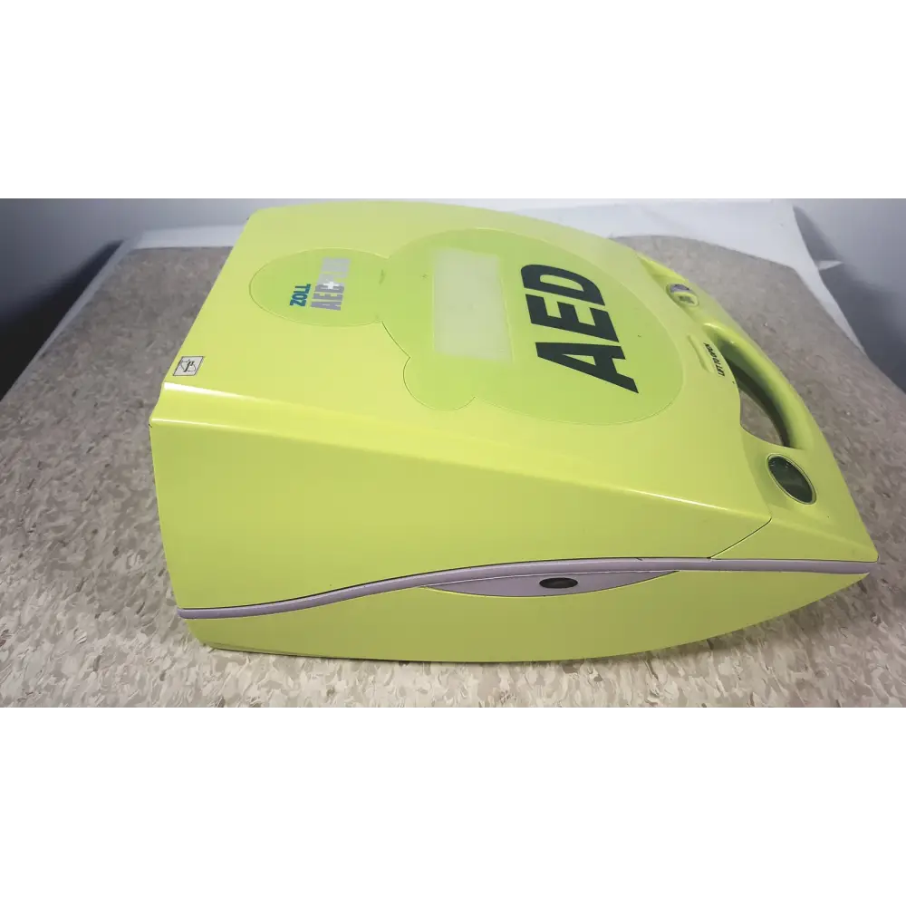 Zoll AED Plus Defibriillator and Carry Case - Automated External Defibrillator (AED)
