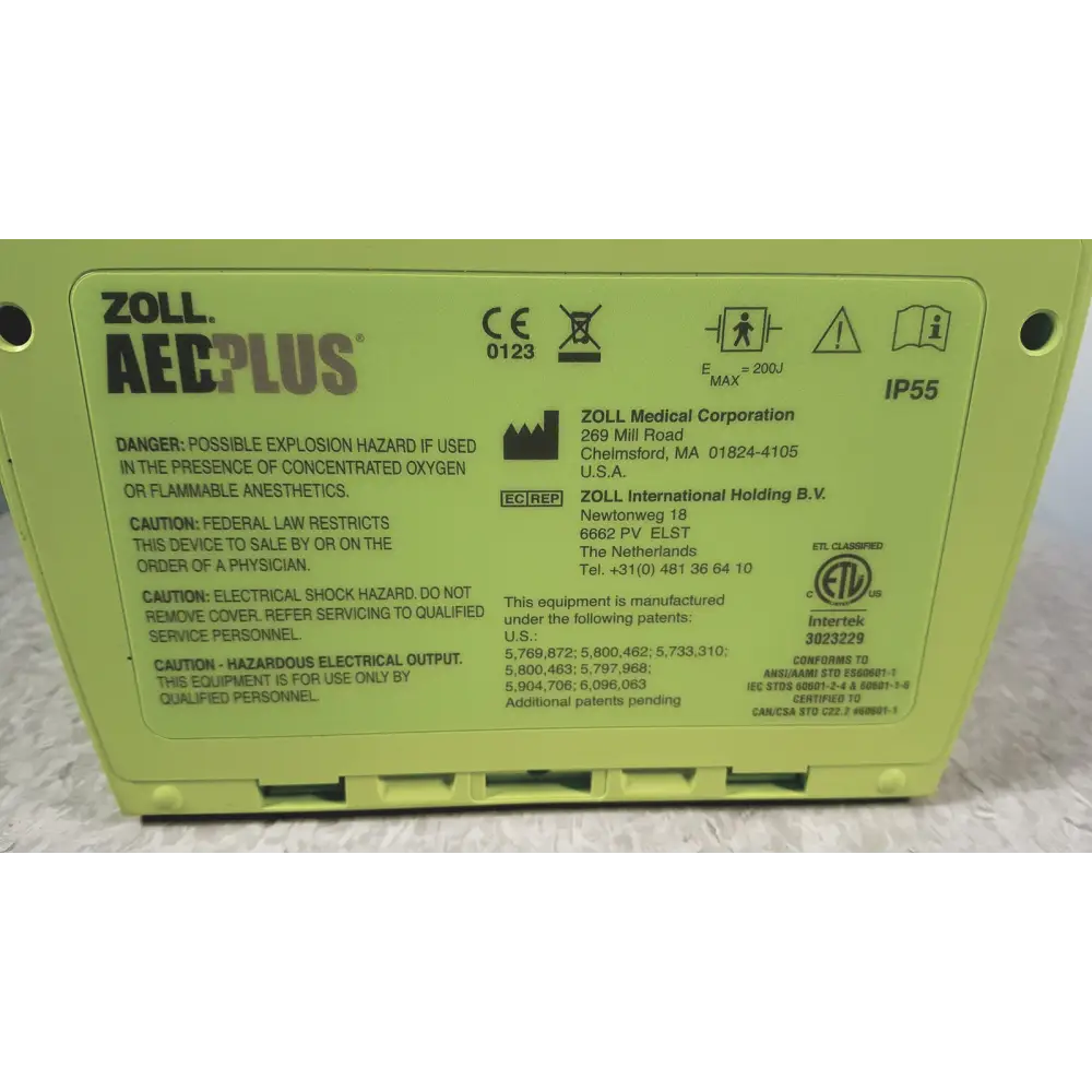 Zoll AED Plus Defibriillator and Carry Case - Automated External Defibrillator (AED)